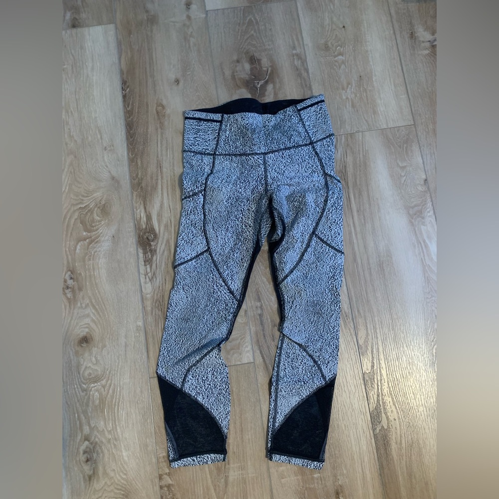 Lululemon Patterned Workout Legging - image 1